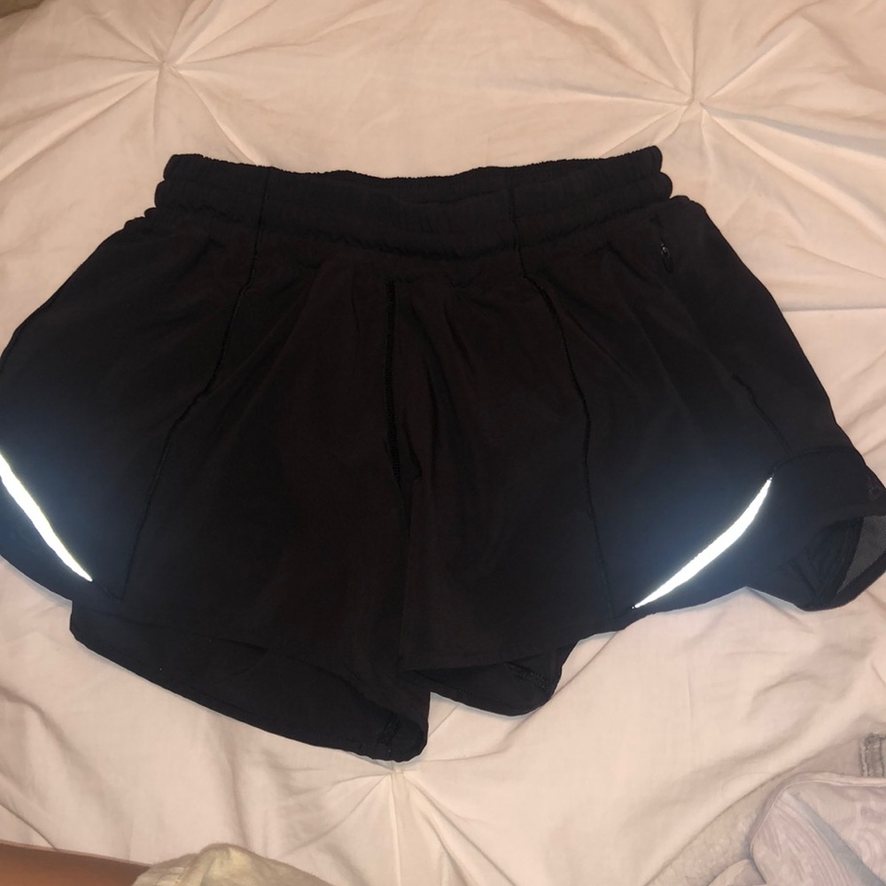 Lululemon Hotty hot short 4’